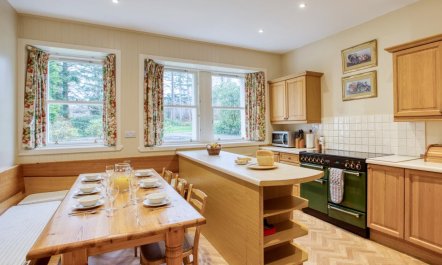 6 Bed in Fort William 8