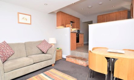 1 Bed in Holt 8