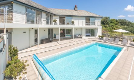5 Bed in Bude