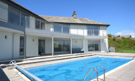 5 Bed in Bude