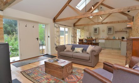 2 Bed in Stoke Abbott 1