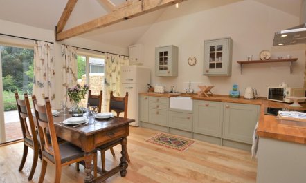 2 Bed in Stoke Abbott 6