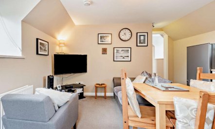 2 Bed in Cosheston 1