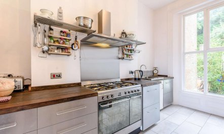 7 Bed in St. Leonards-on-sea 8