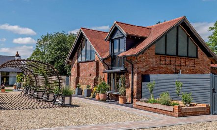 4 Bed in Wimborne 2