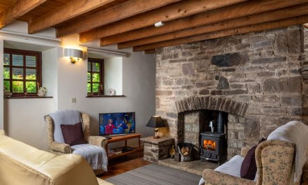 2 Bed in Brecon 1