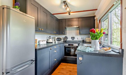 2 Bed in Leek 8