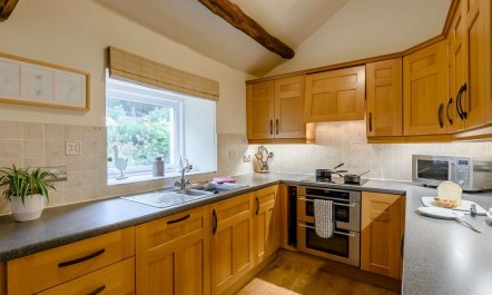 2 Bed in Nr Ulverston 1