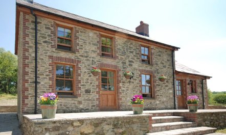 3 Bed in Llandysul