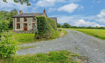 3 Bed in Llandysul 1