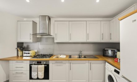 4 Bed in Brixham 1