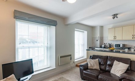 2 Bed in Tenby