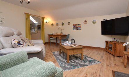 1 Bed in Lyme Regis 2