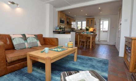 2 Bed in Charmouth 5