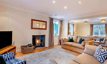 5 Bed in Grange-over-sands 1