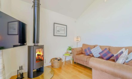 2 Bed in Montgomery 2