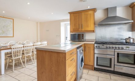 4 Bed in Lampeter 9