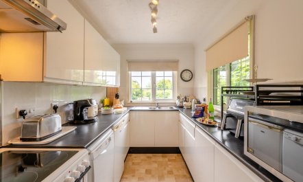 2 Bed in Newton Abbot 1