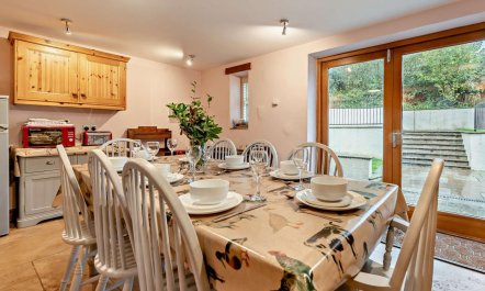 4 Bed in Llangadog 4