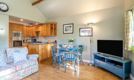 2 Bed in Huby 3