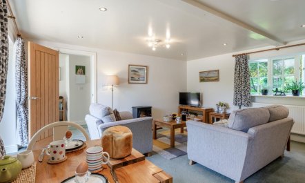 1 Bed in Holt 8