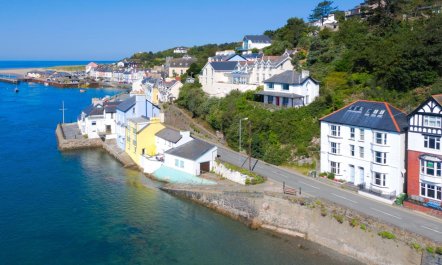 4 Bed in Aberdyfi 1