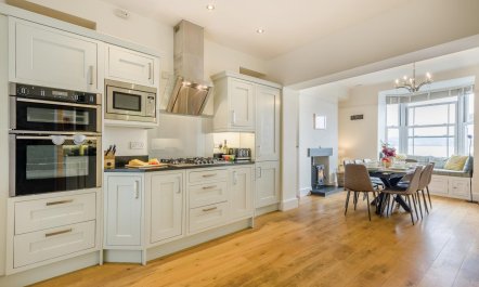 4 Bed in Aberdyfi 9