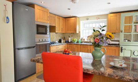 2 Bed in Crickhowell 3