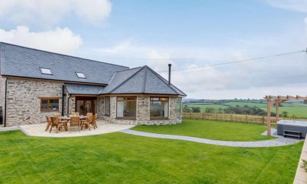 5 Bed in Barnstaple 2