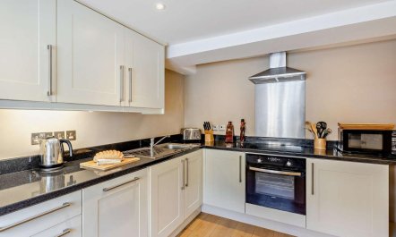 2 Bed in Broadway 5