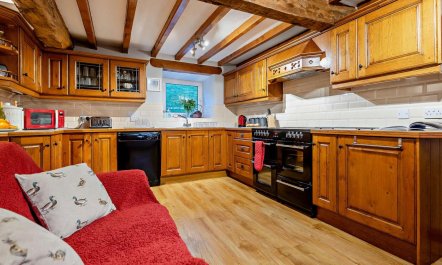 3 Bed in Bala 8