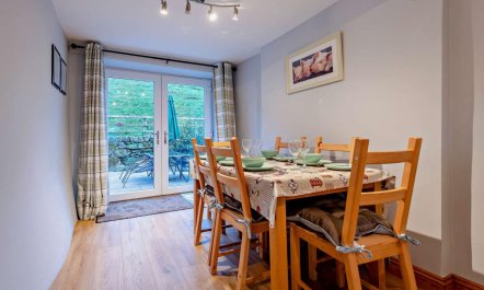 3 Bed in Bala 7