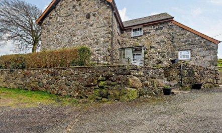 3 Bed in Bala 3