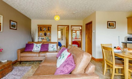 2 Bed in Worcester 8