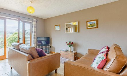 2 Bed in Worcester 9