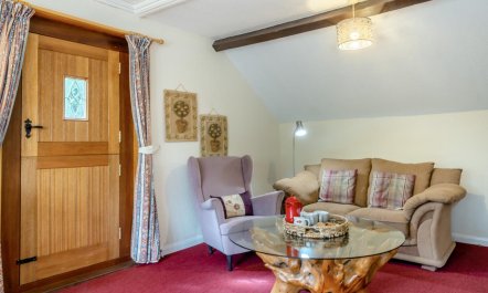 1 Bed in Godshill 3