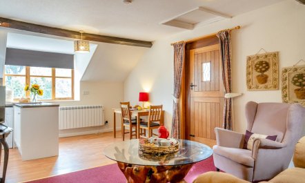 1 Bed in Godshill 5