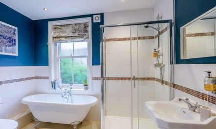 4 Bed in Harrogate 9