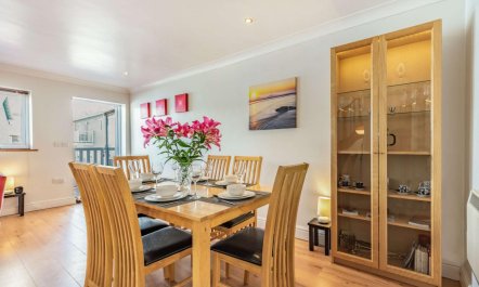 3 Bed in Freshwater East 5