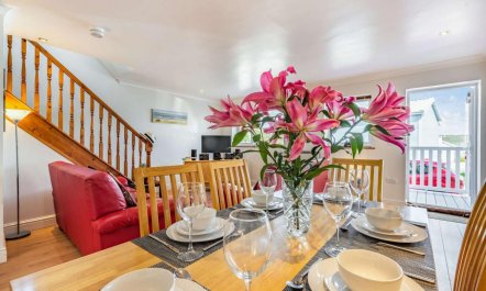 3 Bed in Freshwater East 1