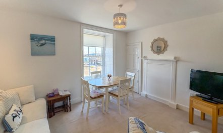 2 Bed in Aberdyfi 4