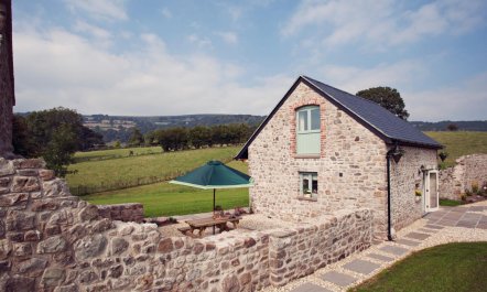 2 Bed in Pontypool 3