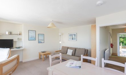 2 Bed in Aberdyfi 3