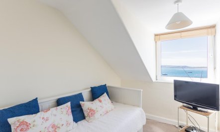 2 Bed in Aberdyfi 9