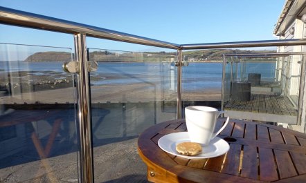 3 Bed in Ferryside 1