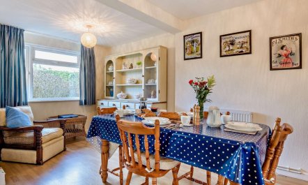 2 Bed in Bridport 6