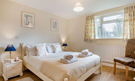 2 Bed in Bridport 7