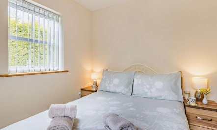 2 Bed in Tyn-y-gongl 4