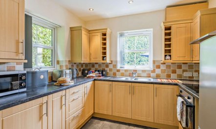 2 Bed in Tyn-y-gongl 2