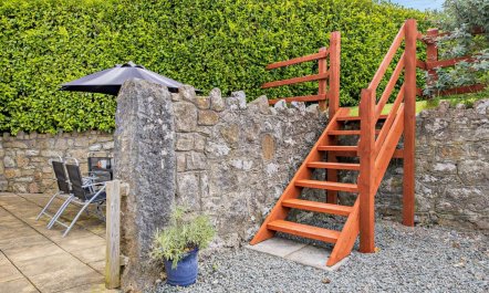 2 Bed in Tyn-y-gongl 9